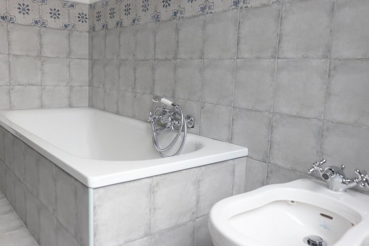 Trevi Grand Blu Suite B&B ローマ エクステリア 写真